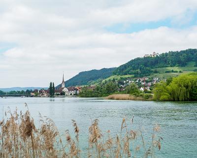 Bodensee-15 Blick auf Stein am Rhein und Burg Hohenklingen (Schweiz)