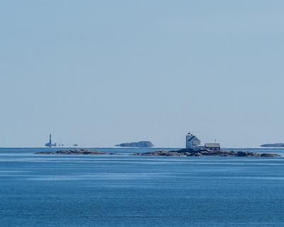 Lofotenreise-187 Links im Hintergrund das "Færder Lighthouse" und vorn rechts "Fulehuk Lighthouse". Die liegen westlich zum Eingang Oslo-Fjord.