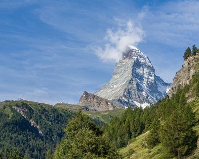 Schweiz2016-91 Allgegenwärtiger Blick von Zermatt auf das Matterhorn.