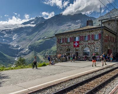 Schweiz_2017-86 Station und Restaurant Alp Grüm - ein schöner Ort für eine Einkehr und Startpunkt für Wanderungen.