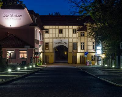 Dessau Woerlitz-41  Nacht in Wörlitz - Blick zum fürstlichen Gasthaus.