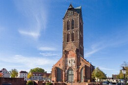 Herbst_2025-14 Kirchturm St. Marien