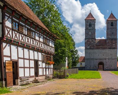 Bild_2011-4 Kloster Veßra - ein Freilandmuseum, wo man alte Häuser hintransportiert und wieder aufgebaut hat.