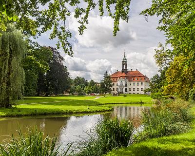 Bild 2010-41  Schloss und Park Reinhardsgrimma.