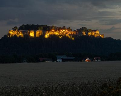Lilienstein-1  Festung Königstein bei Nacht