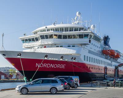 Lofotenreise-21 Einchecken auf der MS Nordnorge. Mit der geht es bis Svolvær auf die Lofoten. Abfahrt 12:30Uhr und Ankunft am folgenden Tag 20:30Uhr.
