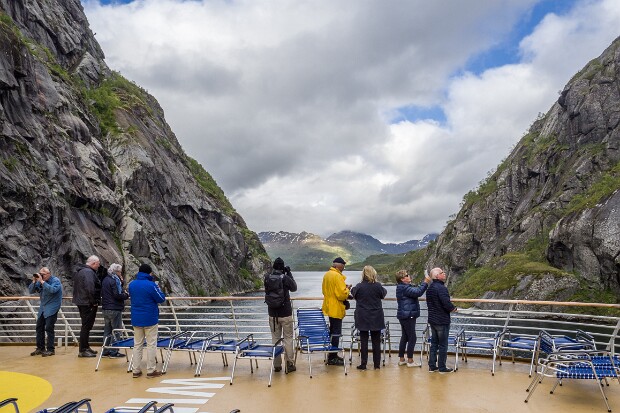 Tag 10 Stokkmarkens - Svolvær Mit Bus und Schiff auf Entdeckung