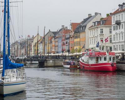 Lofoten F-58  Nyhavn - ein beliebter Touristen-Spot.