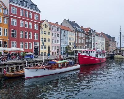 Lofoten G-31  Es gibt viele Kneipen, Restaurant in Nyhavn und immer im Umfeld des Hafens.