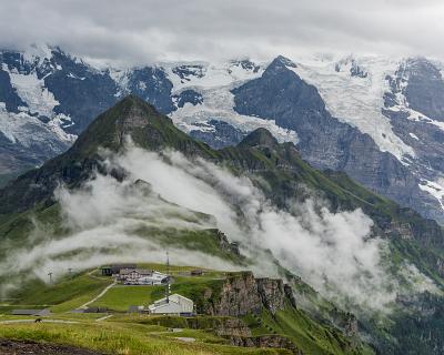 Schweiz2016-119 Wolken ziehen über den Kamm (Männlichen)