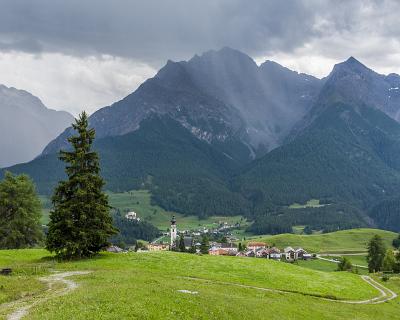 Schweiz_2017-13 Ftan und Sommerregen auf der anderen Talseite