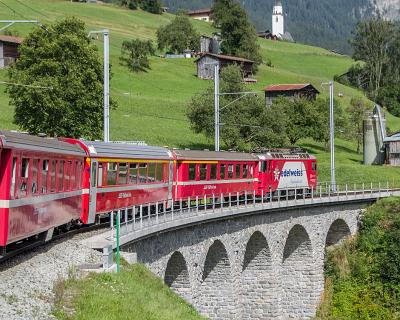Schweiz_2017-1 Rhätische Bahn bei Klosters Platz