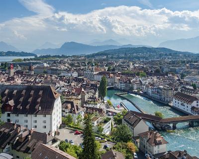 Blick auf Luzern und die Spreuerbrücke